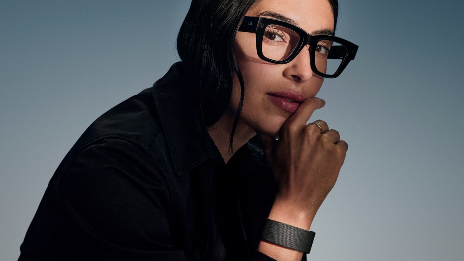 Usuaria con las gafas Meta Ray-Ban Display