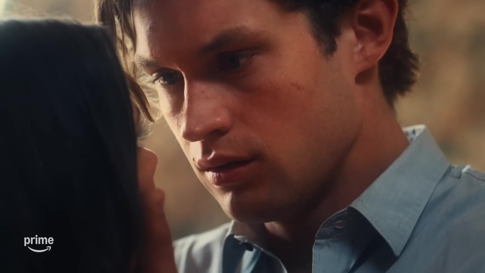 James en una escena del tráiler de Maxton Hall T2